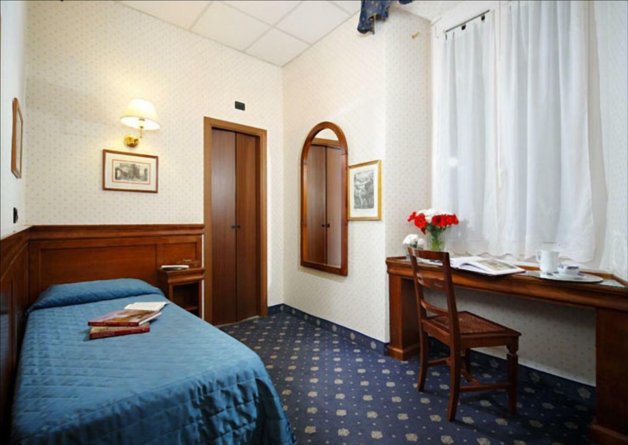 Hotel Portoghesi Рим Экстерьер фото